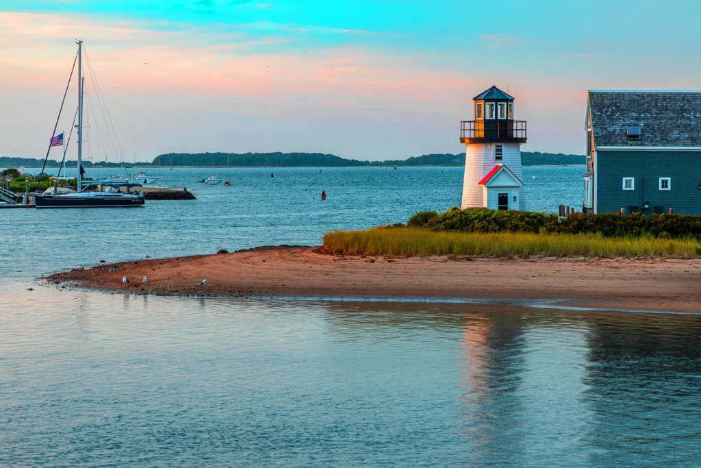 Hyannis, MA